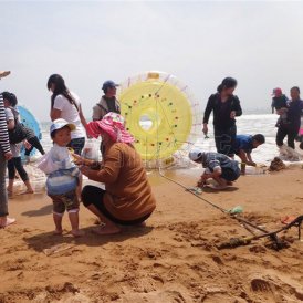 2012年青島金沙灘水上滾筒